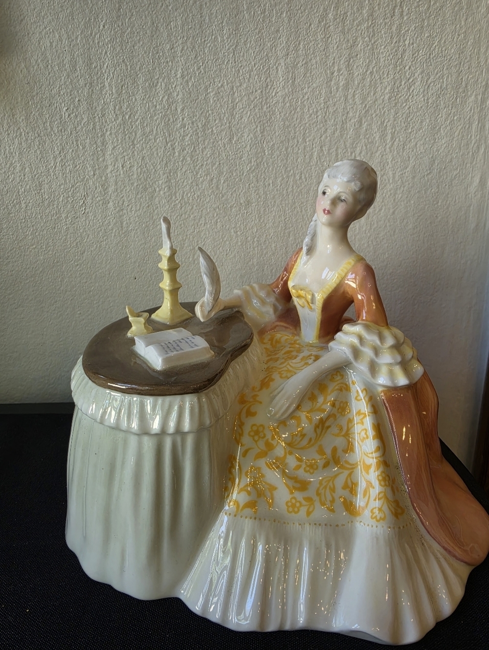 Royal Doulton Figurine Meditation HN 2330 Made In England